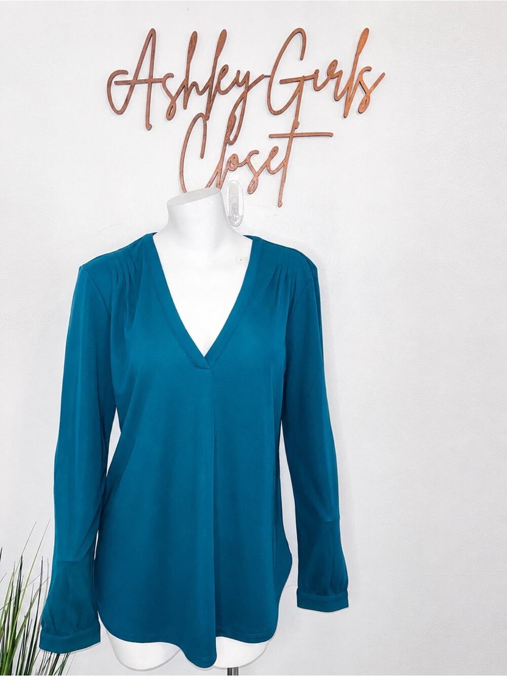 Ann Taylor Factory Teal V-Neck Long Sleeve Blouse NWT Medium